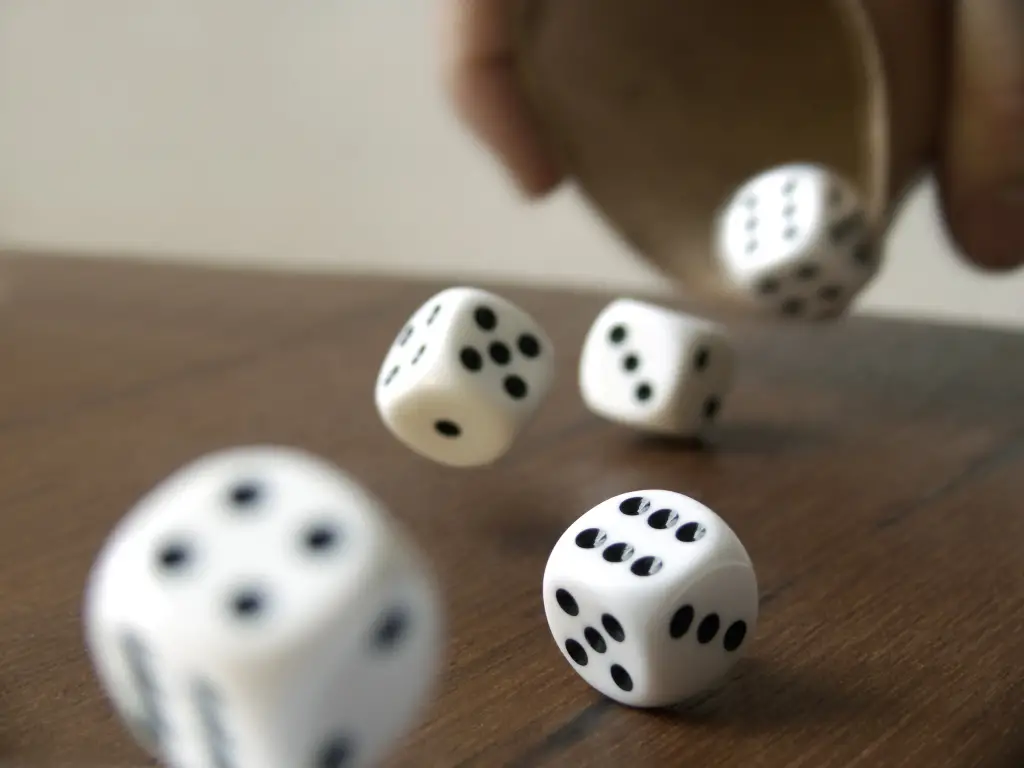 14 Captivating Dice Games With 5 Dice