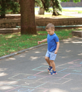 20 Genius Sidewalk Chalk Ideas for Kids