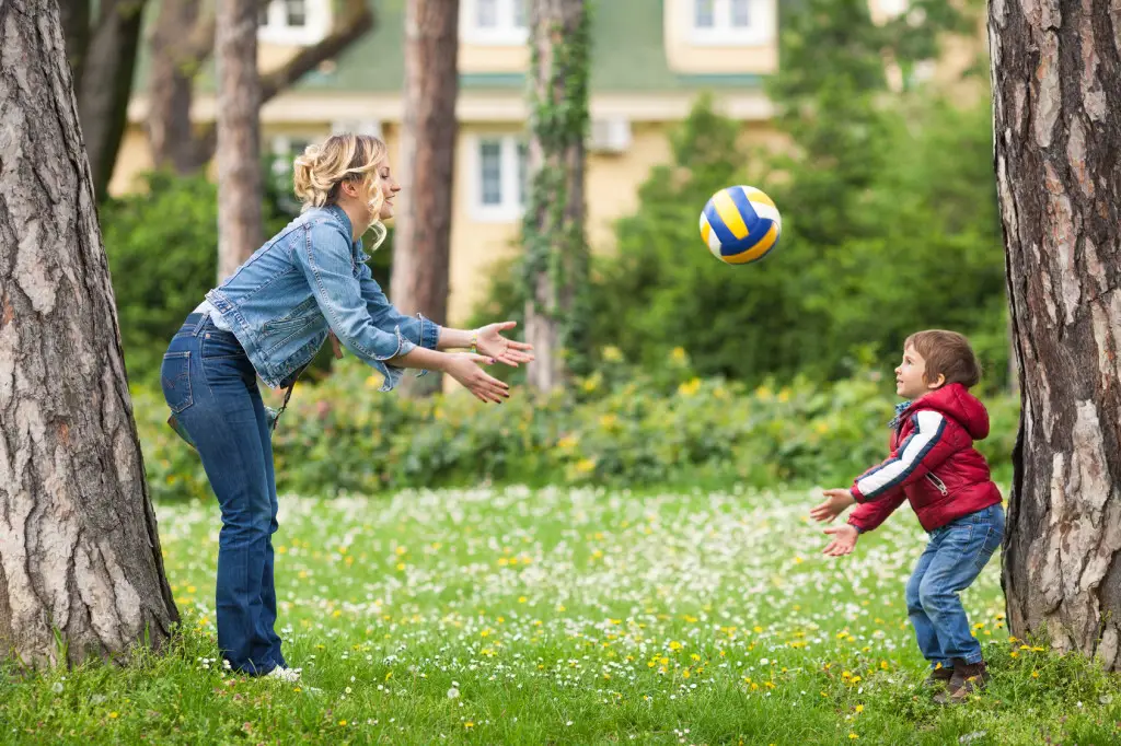 20 Brilliant Eye Contact Games for Kids