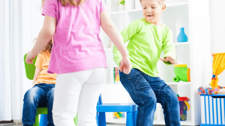22 Exciting Ball Games for Toddlers - OhMyClassroom.com