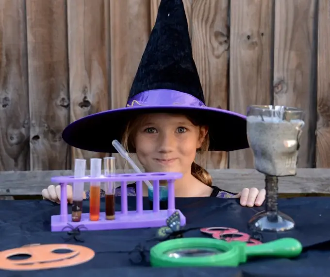 25 Eerily Enchanting Horror Game Ideas for Kids - OhMyClassroom.com