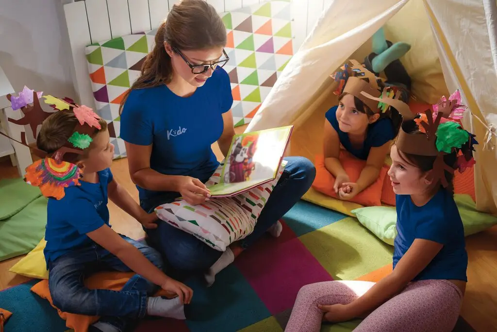 25 Fun Pillow Games for Kids to Enjoy