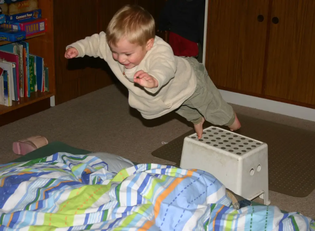 25 Fun Pillow Games for Kids to Enjoy