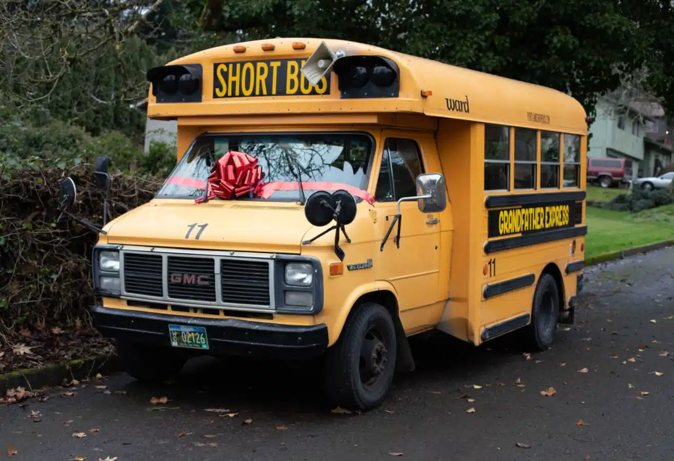 He Just Wanted to Help His Grandkids Get to School — You Won’t Believe What He Did Next 5 The Grandfather Express school bus Doug Hayes purchased to drive his grandkids to school in Gladstone Oregon